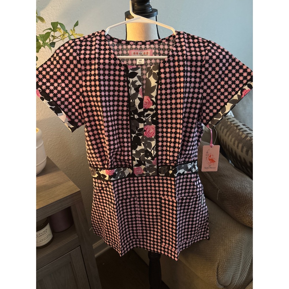 Koi by Kathy Peterson Pink Black Floral Grid Scrub Top XS NWT Split Neck